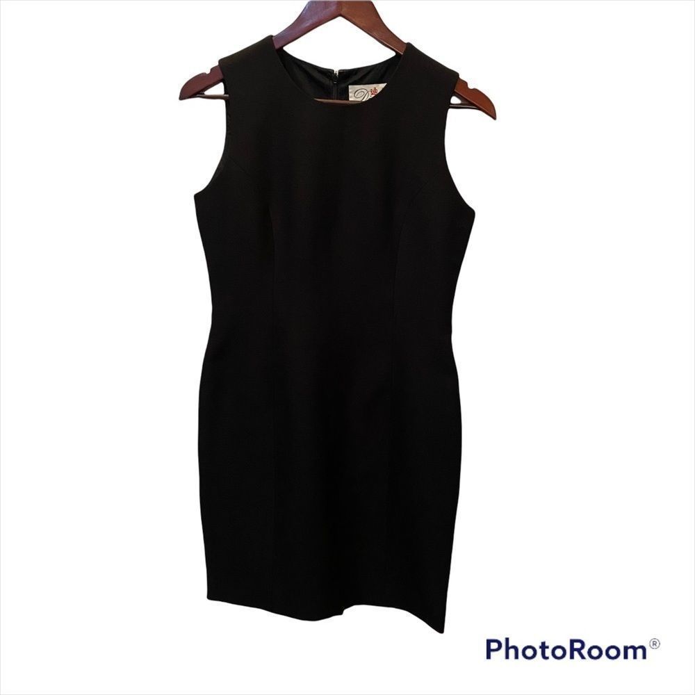 COPY - Divine black sleeveless dress zipper back size 38